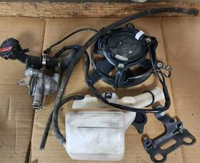 19015-mba-003 Honda 05 Shadow 750 Aero Radiator Fan Vt750 Overflow Jug And Thermostat Housing