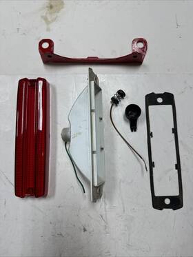 33700-vm4-770 Honda 85 86 Atc 350x 83 84 200x Oem Rear Tail Light Housing/parts