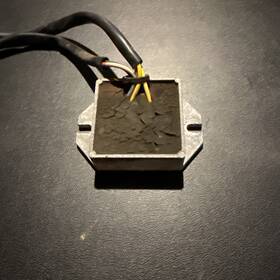 R78052 John Deere Oem Trail Buck 650 Voltage Regulator Rectifier Tested / Used