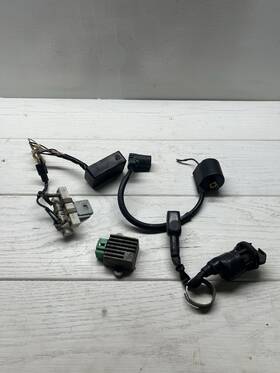 Ic124 Polaris 2001 01 Scrambler 90cc Misc Lot Coil Ignition Computer