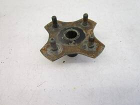 64110-09f21 Suzuki 00 Lta 500 F Quadmaster Left Rear Wheel Hub 2000-2001