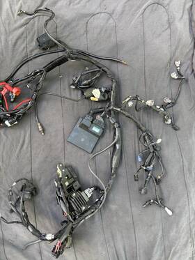 860-8591a-10 Yamaha 2017 R1 Wiring With Cdi Box In Great Condition